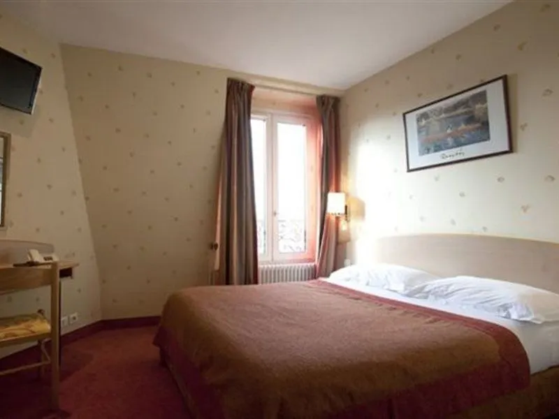 **  Hotel Transcontinental Paris France