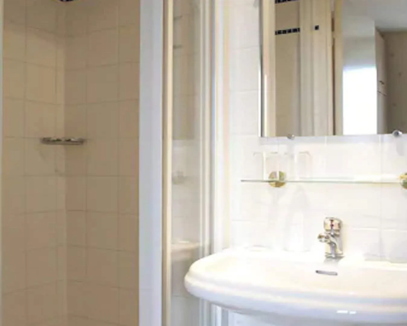 פריז Hotel Transcontinental 2*,