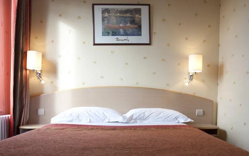 **  Hotel Transcontinental Paříž Francie